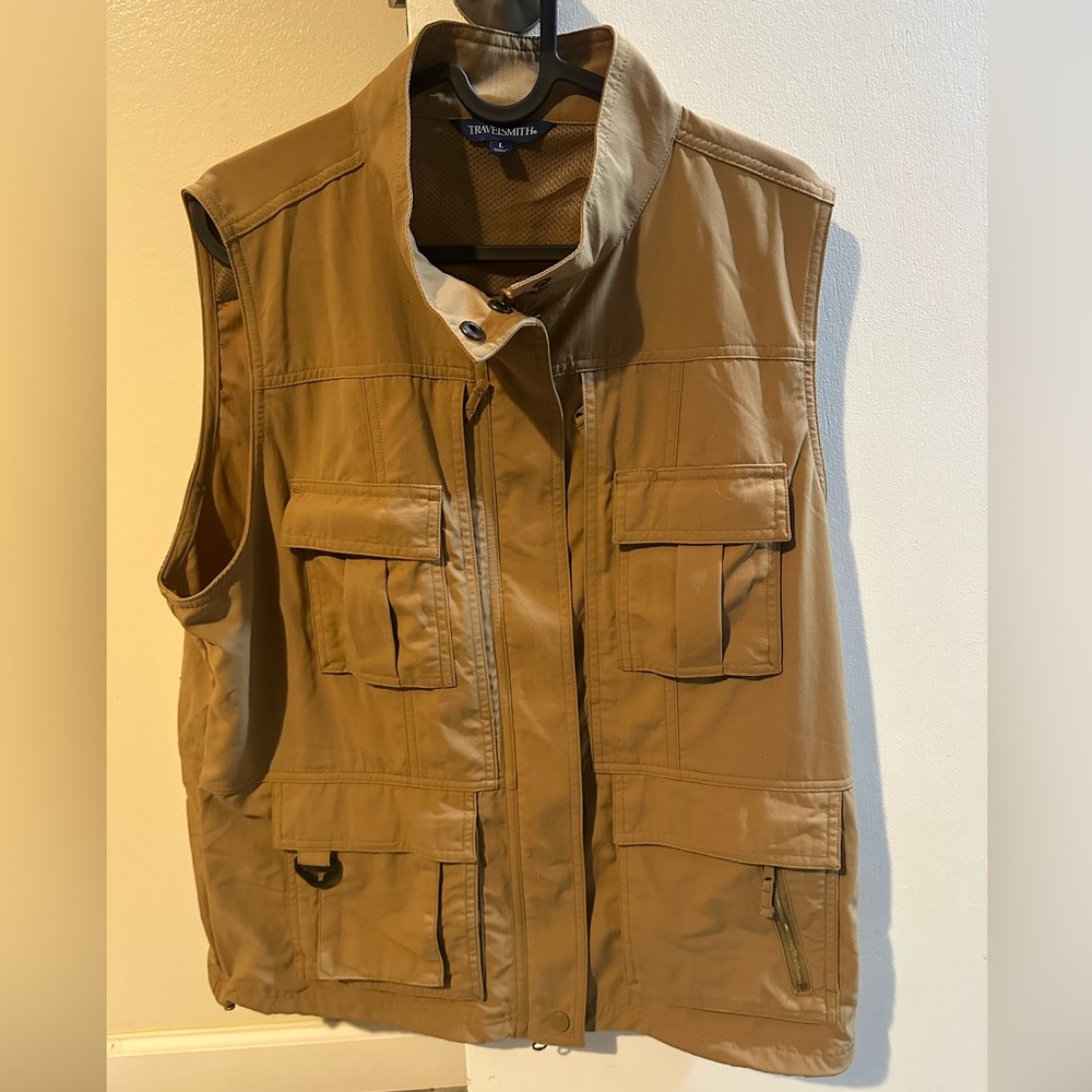 TravelSmith Khaki Adventure Fishing Vest